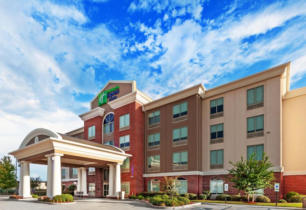 Holiday Inn Express Hotel and Suites Shreveport South Park Plaza an IHG Hotel - main image