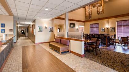 Best Western Golden Prairie Inn and Suites - image 9