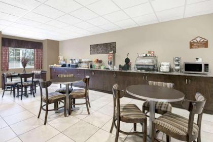 Microtel Inn & Suites - image 4