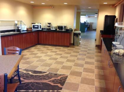 Richland Inn and Suites - image 3