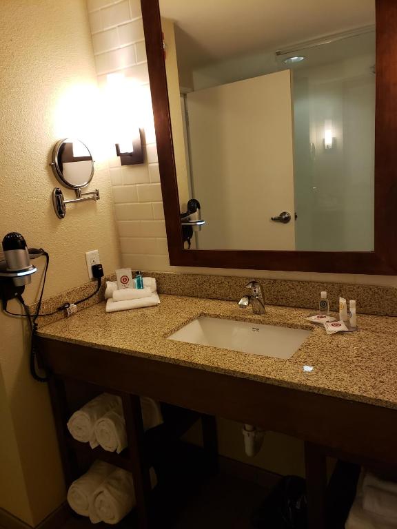 Comfort Inn & Suites Sidney I-80 - image 3