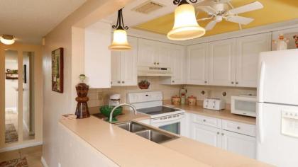 Perfect 2 Bedroom Apartment on The Anchorage Siesta Key Apartment 1004 - image 10