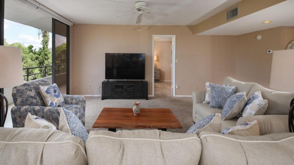 Perfect 3 Bedroom Apartment on The Anchorage Siesta Key Apartment 1010 - image 7