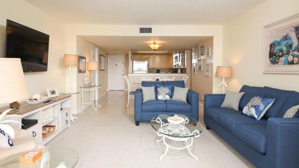 Rent the Perfect 2 Bedroom Apartment on The Anchorage Siesta Key Apartment 1016 - image 5