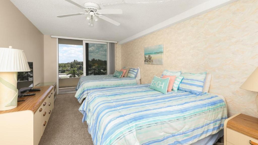 Beautiful Apartment with first class amenities on The Anchorage Siesta Key Apartment 1019 - image 4