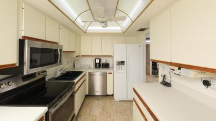 Luxury Private Apartment on The Anchorage Siesta Key Apartment 1028 - image 10