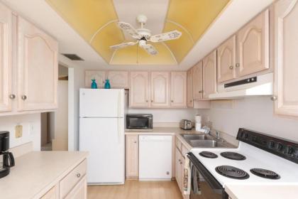 Perfect 2 Bedroom Apartment on The Anchorage Siesta Key Apartment 1025 - image 11