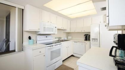 Rent the Perfect 2 Bedroom Apartment on The Anchorage Siesta Key Apartment 1021 - image 10