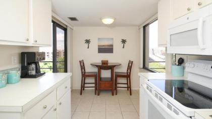 Rent the Perfect 2 Bedroom Apartment on The Anchorage Siesta Key Apartment 1021 - image 12