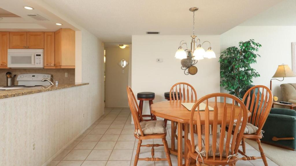 Rent the Perfect 2 Bedroom Apartment on The Anchorage Siesta Key Apartment 1031 - image 2