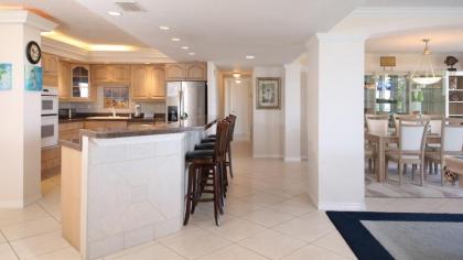 Rent the Perfect 3 Bedroom Apartment on The Anchorage Siesta Key Apartment 1022 - image 10