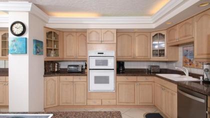 Rent the Perfect 3 Bedroom Apartment on The Anchorage Siesta Key Apartment 1022 - image 13