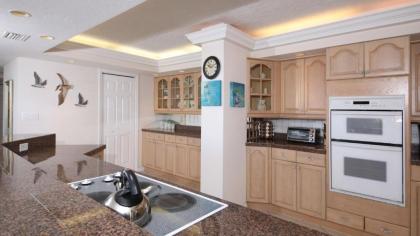 Rent the Perfect 3 Bedroom Apartment on The Anchorage Siesta Key Apartment 1022 - image 15