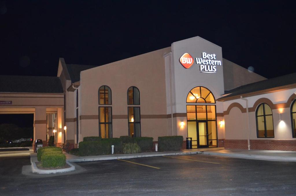 Best Western Plus Sikeston - image 4