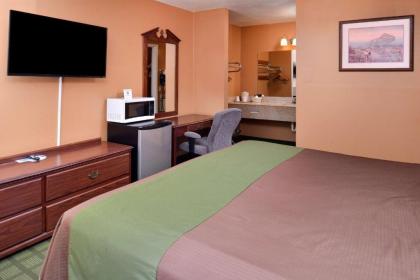 Americas Best Value Inn and Suites Siloam Springs - image 5