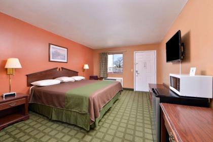 Americas Best Value Inn and Suites Siloam Springs - image 7