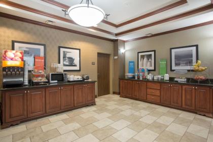 Hampton Inn Siloam Springs - image 15