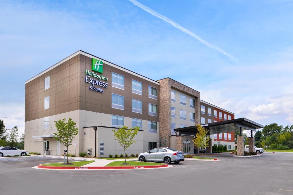 Holiday Inn Express & Suites - Siloam Springs an IHG Hotel - main image