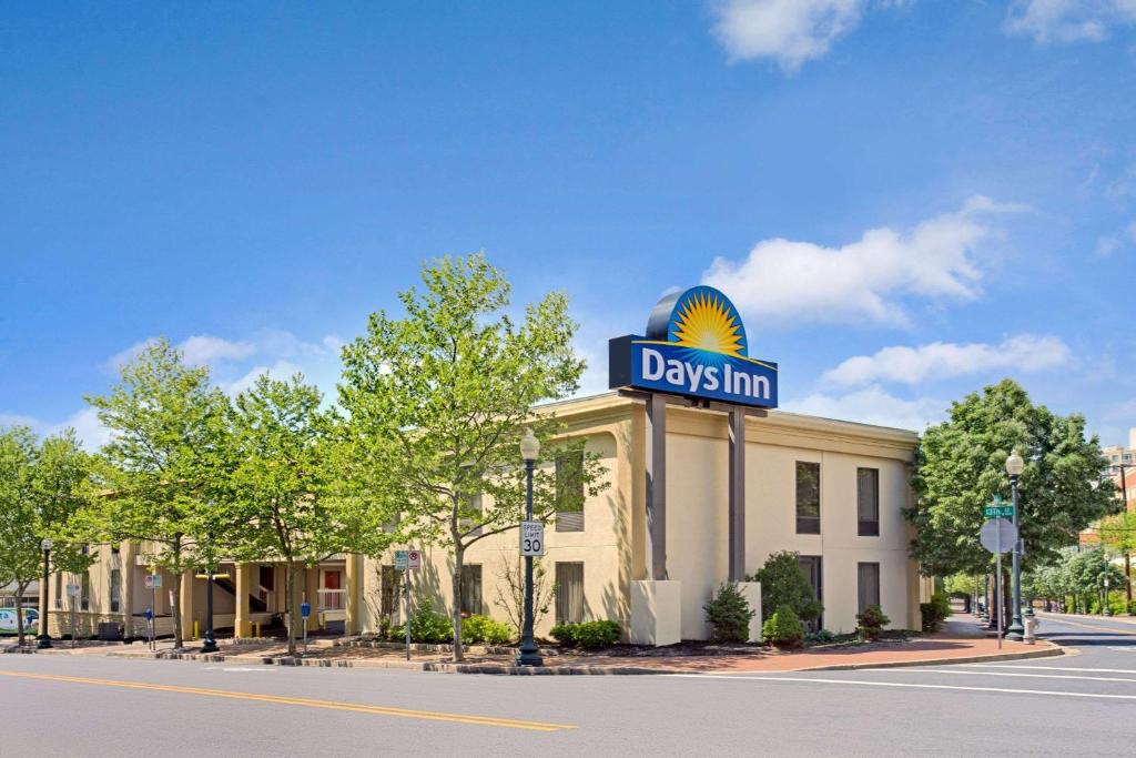 Days Inn by Wyndham Silver Spring - main image