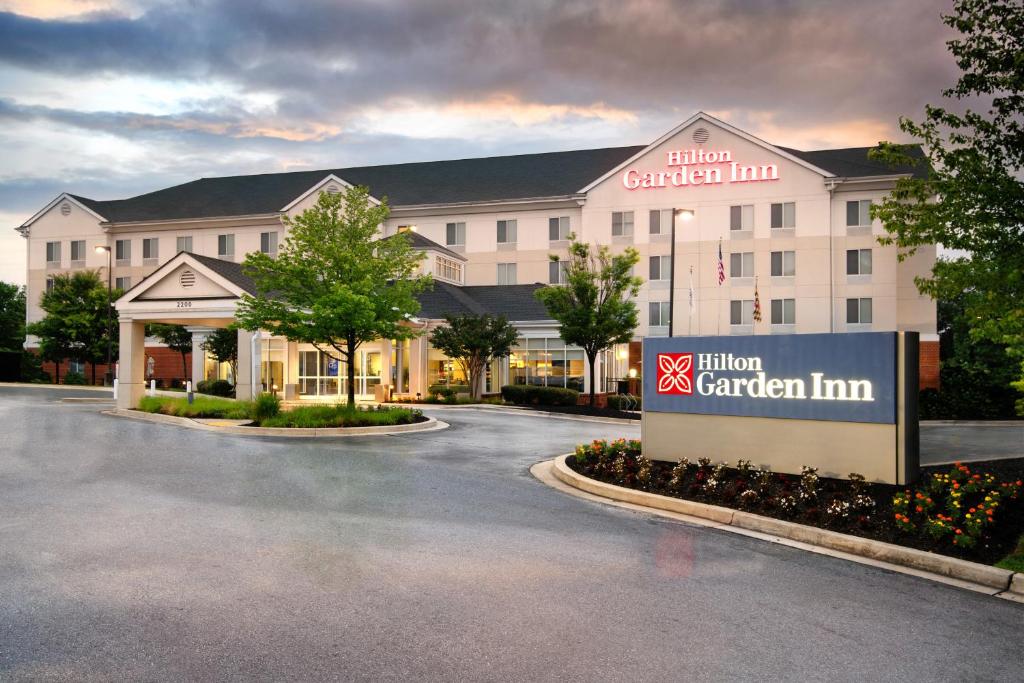 Hilton Garden Inn Silver Spring White Oak - image 2