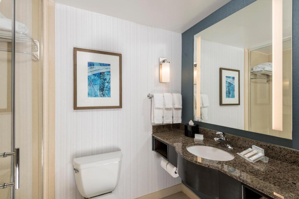 Hilton Garden Inn Silver Spring White Oak - image 4