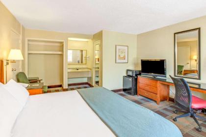 Travelodge by Wyndham Silver Spring - image 2