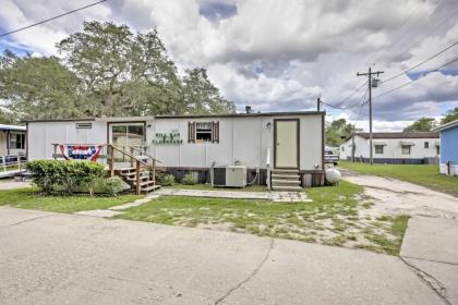 Lakeside Silver Springs Cabin with On-Site Boat Ramp - image 8