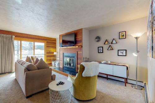 2 Bed 2 Bath Apartment in Summit County - main image