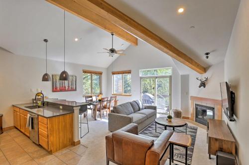 Chic Silverthorne Condo with Balcony on Blue River! - image 3