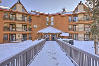 Superb Buffalo Village Condo with Ten Mile Views - image 11