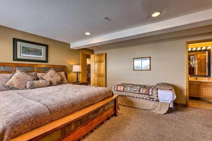 Spacious Family Condo with Mtn Views 11 Mi to Ski! - image 15