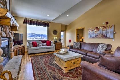 Spacious Family Condo with Mtn Views 11 Mi to Ski! - image 4