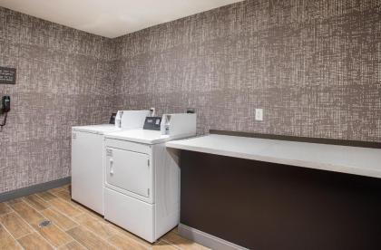 Hampton Inn Simpsonville - image 8