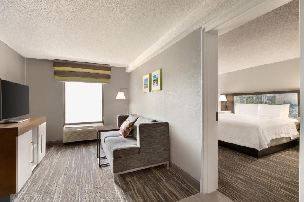 Hampton Inn Greenville-Simpsonville - image 4