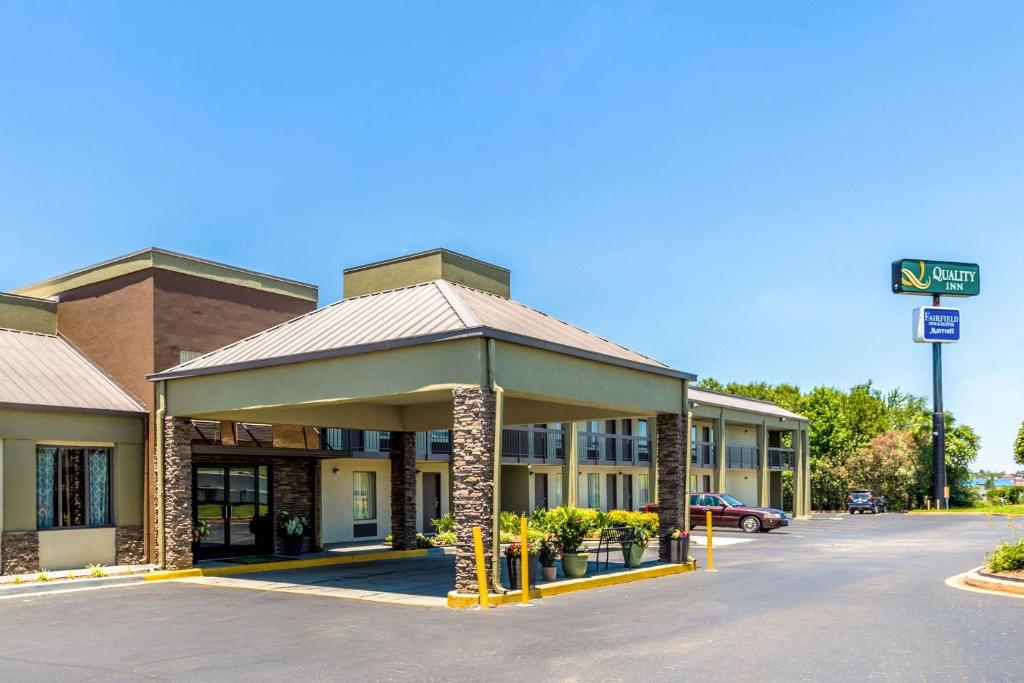 Quality Inn Simpsonville-Greenville - main image