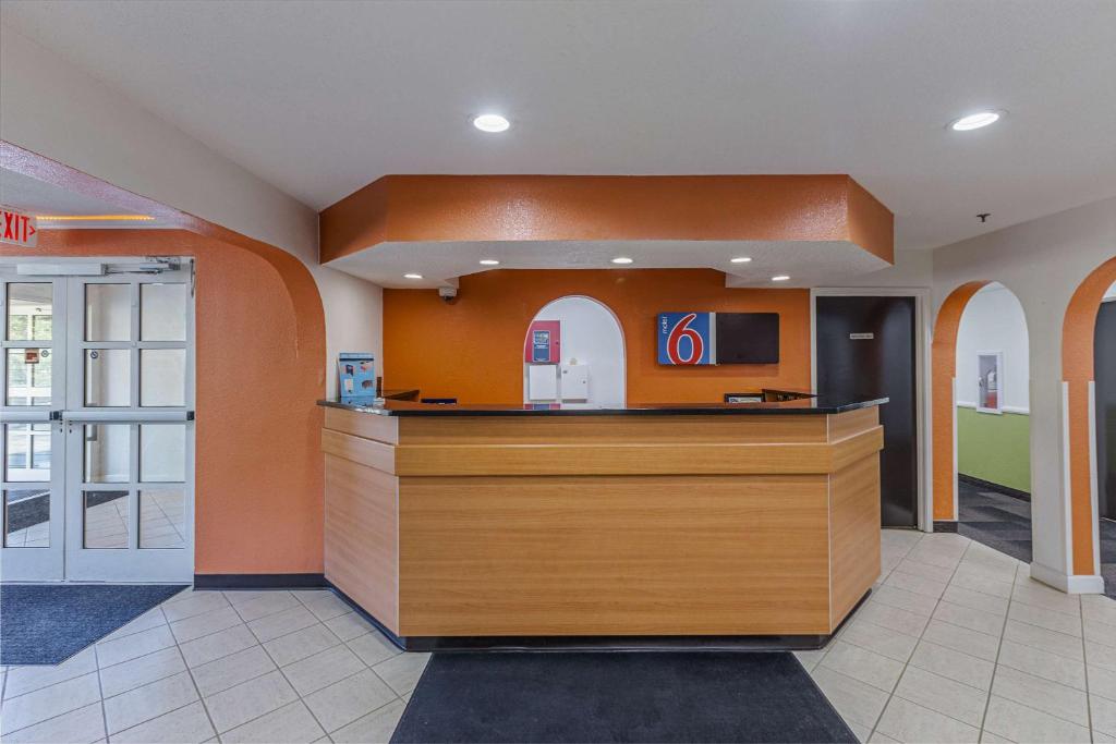 Motel 6-Simpsonville SC - Greenville - image 7