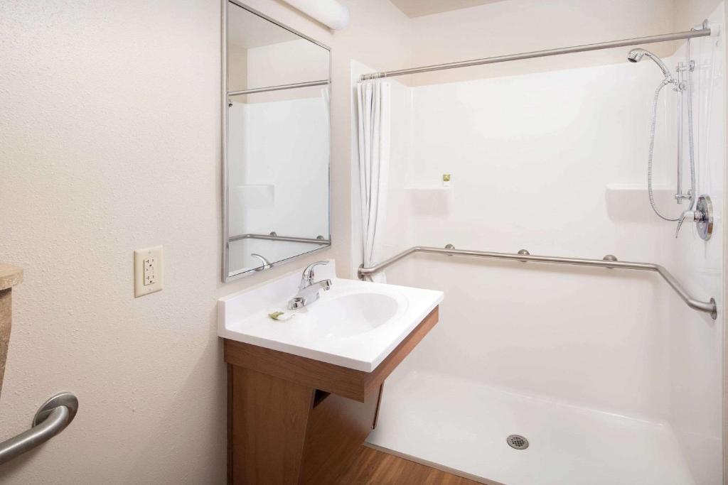 WoodSpring Suites Greenville Simpsonville - image 7