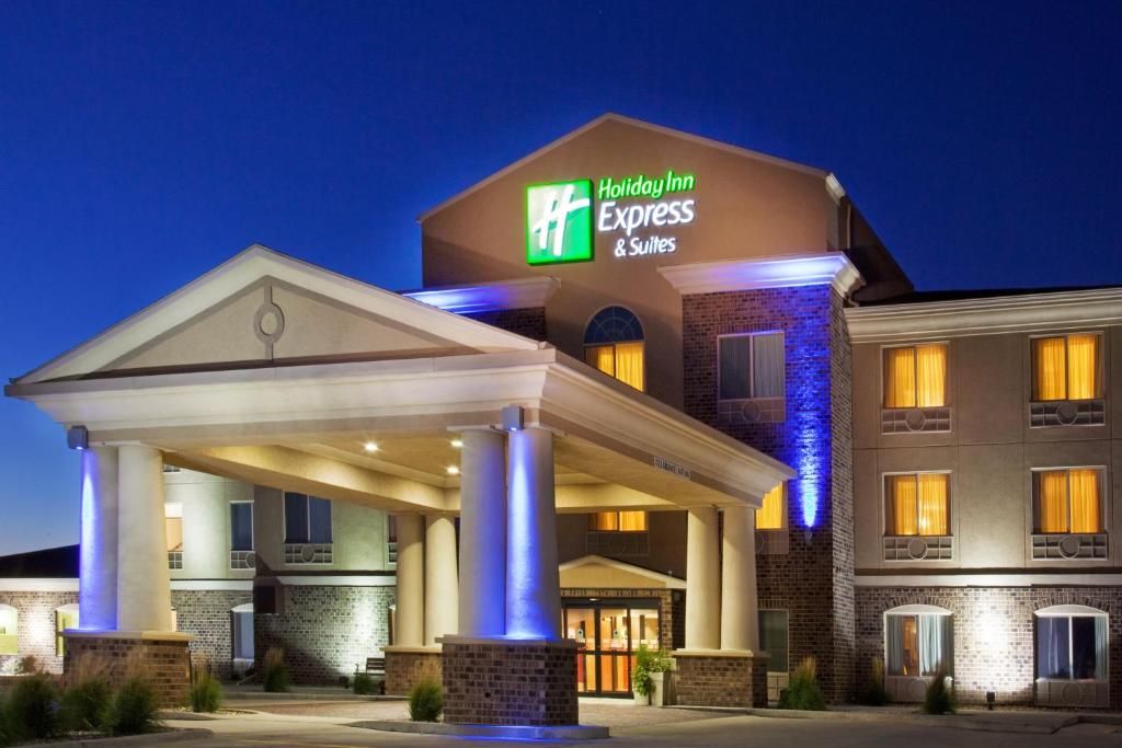 Holiday Inn Express & Suites Sioux Center an IHG Hotel - main image