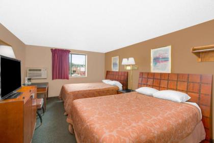 Super 8 by Wyndham Sioux City/Morningside Area - image 9