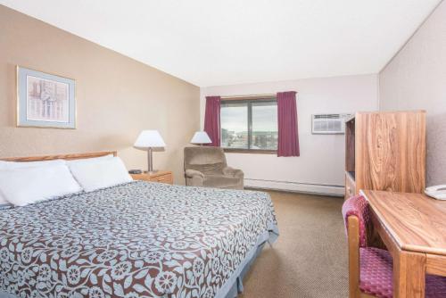 Days Inn by Wyndham Sioux Falls Airport - image 2