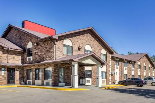 Econo Lodge North Sioux Falls - image 5