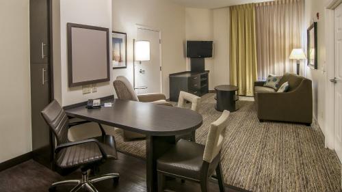 Candlewood Suites Sioux Falls an IHG Hotel - image 5