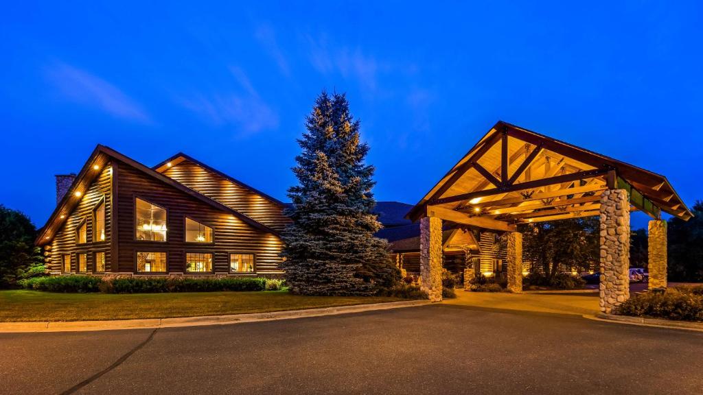 Best Western Northwoods Lodge - main image