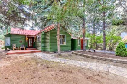 Sisters Downtown 1930s Cottage