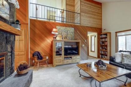 Black Butte Ranch: South Meadow Home Eighty-Four - image 3