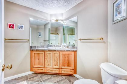 Classy Sisters Townhome - image 14