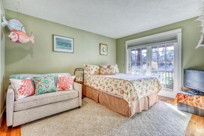 Classy Sisters Townhome - image 15