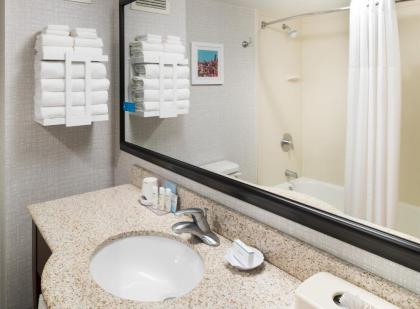 Hampton Inn & Suites Chicago North Shore - image 20