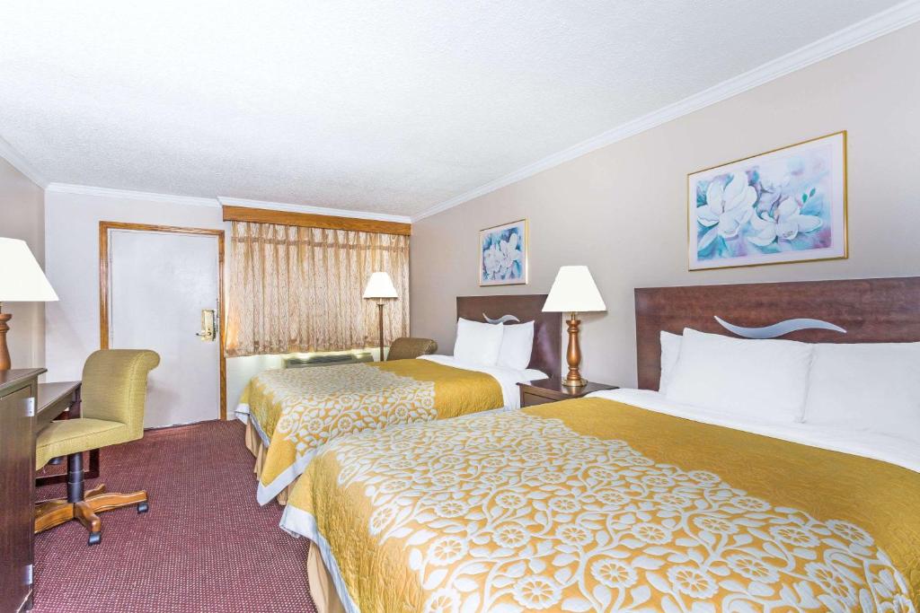 Days Inn by Wyndham Slidell - image 2