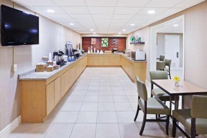 La Quinta Inn by Wyndham New Orleans Slidell - image 7